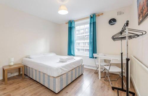 Elephant and Castle House | APlaceToStay Central London apartment, Zone 1 BAK