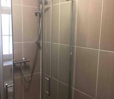 Elephant and Castle House | APlaceToStay Central London apartment, Zone 1 BAK