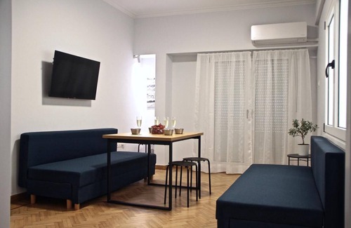 Plaka Apartment | Apollo & Nike 1952-2025nStylish 2-Bedroom apartment next to Syndagma Square