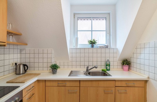 Oberderdingen Apartment | Aposto Apartment 3 with Balcony and Wi-Fi