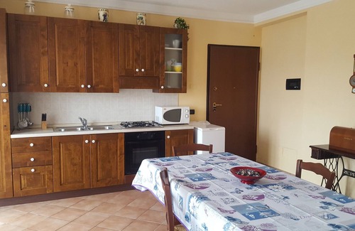 Imperia Villa | App. in Villa with large private garden and parking, shared pool