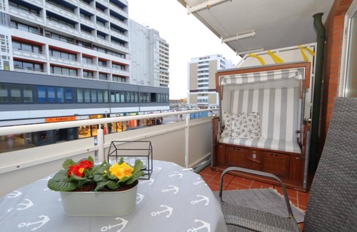 Westerland Apartment | App. Nora 09 WB #420 Location: The apartment is located on the 1st floor of an apartment building in the spa center. A few steps and you are in the pedestrian zone Friedrichstraße, a few meters further is the beach. The leisure and wellness