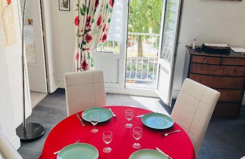 Boulogne-sur-Mer Apartment | Appart 4 pers, face Jardins Nausicàa & à 50m plage