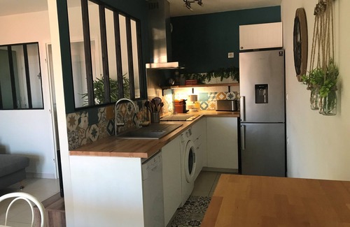 Collioure Apartment | appart. 6p, sea view, air-conditioning, private parking, swimming pool, close to beaches and shops