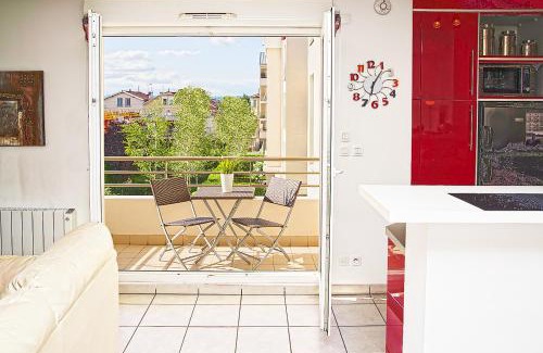 Decines-Charpieu Apartment | Appart'cosy Lyon Est