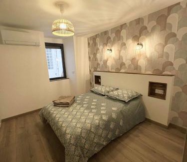 Saint-Fortunat-sur-Eyrieux Apartment | Appartement fraîchement rénové plein cœur du village