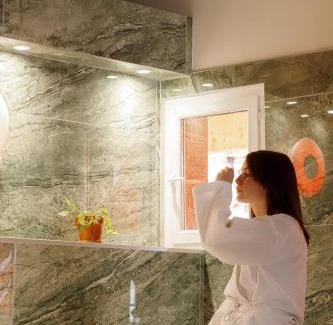 Macon Apartment | Appart hôtel le 8 La Suite & Spa - parking gratuit -