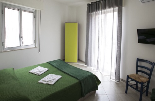 Casa Santa Apartment | Appartamentiduec Uno Appartamento Verde Uno x2