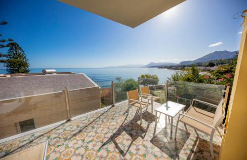 Casteldaccia Apartment | Appartamento 16 Pax in Villa Francesca by Ville in Palermo
