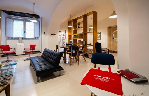 Quartieri Spagnoli Apartment | Appartamento a Palazzo Berio