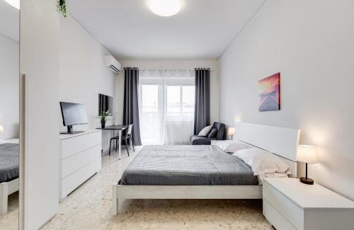 Cinecitta Apartment | Appartamento moderno sopra Metro A e Parco degli Acquedotti