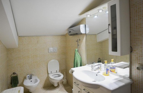 Zona XVI Torrenova Apartment | Appartamento spazioso+parcheggio a Romanina - Roma