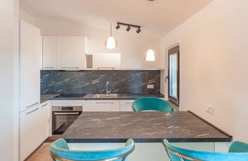 Corciano Apartment | Appartamento 'Vista Lago' with Lake View, Private Garden and Wi-Fi
