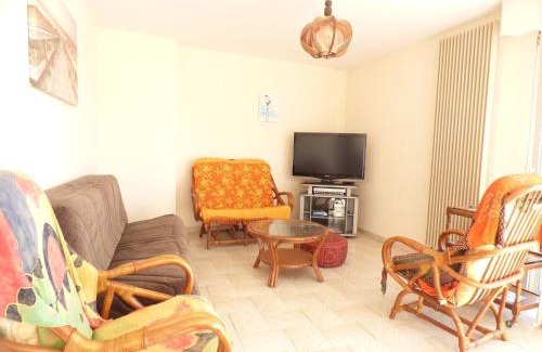 Saint-Gilles-Croix-de-Vie Apartment | Appartement Saint-Gilles-Croix-de-Vie, 3 pièces, 6 personnes - FR-1-428-73