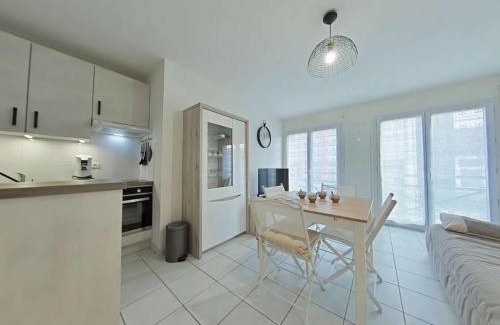 Saint-Gilles-Croix-de-Vie Apartment | Appartement 2 pièces avec parking privé, proche plage et commerces, Saint-Gilles-Croix-de-Vie - FR-1-224-783