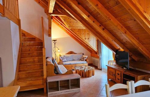 Saint-Gervais-les-Bains Apartment | Appartement Duplex Confortable a Saint Gervais les Bains Balcon
