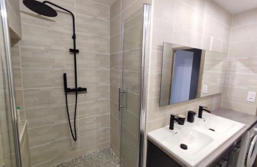 Saint-Nazaire-en-Royans Apartment | Appartement au bord de la bourne