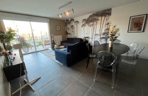 Villeneuve-les-Avignon Apartment | Appartement neuf avec jardin et parking dans résidence calme