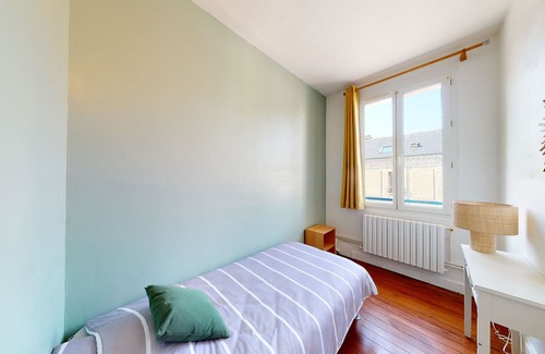 Anatole France Danton Apartment | Appartement à Deux pas de la Gare