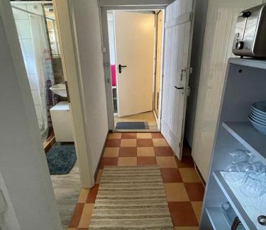 Yverdon-les-Bains Apartment | Appartement 1 pièce entresol 30 m2 proche du centre et bain thermal