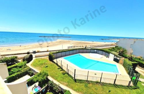 Palavas-les-Flots Apartment | Appartement 1ere ligne piscine terrasse au bord de la plage front de mer avec 6 vélos