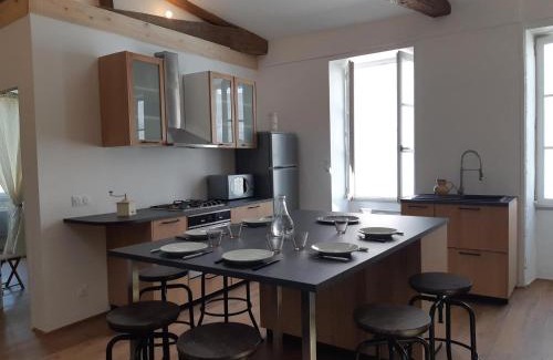 Saint-Martin-de-Re Apartment | Appartement 2 étoiles rénové à quelques pas du port de Saint-Martin-de-Ré - FR-1-544-14