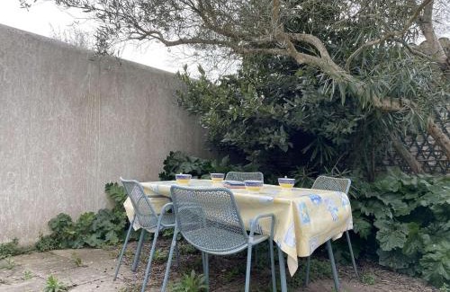 Saint-Martin-de-Re Apartment | Appartement 2 chambres avec terrasse, 4 personnes, Saint-Martin-de-Ré - FR-1-246C-21