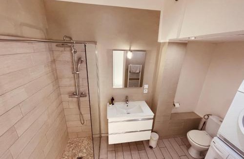 Fabron Apartment | Appartement 2 chambres avec Terrasse Vue sur la Mer