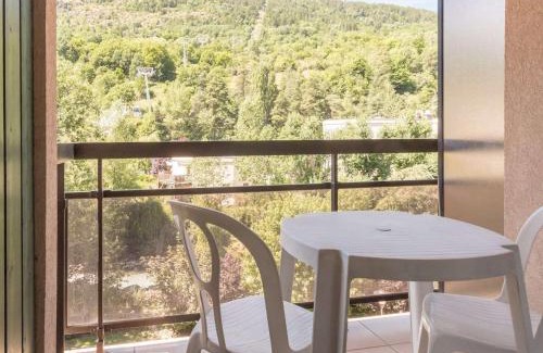 Briancon Apartment | Appartement 2 pièces avec coin nuit, balcon, parking et casier à ski - Proche télécabine et centre - FR-1-330C-16