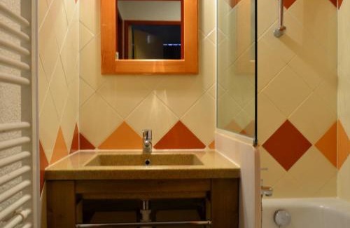 Bellentre Apartment | Appartement 2 pièces cabine pour 6 avec balcons et parking à Montchavin - FR-1-329-8