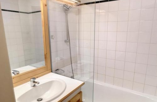 Les Bruyeres Apartment | Appartement 2 pièces 4 pers, exposé sud, à côté télécabine des Bruyères - FR-1-178-376