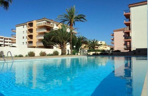 Sainte-Maxime Apartment | Appartement 2 pièces avec piscine, parking et terrasse près de la plage - 4 couchages à Sainte-Maxime - FR-1-226-448
