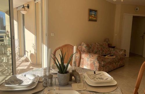 Juan-les-Pins Apartment | Appartement 2P à Juan les Pins : emplacement idéal, parking, terrasses, proche plage et commerces - FR-1-252-188