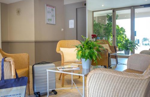 Saint-Raphael Apartment | Appartement 2P avec Balcon, Clim, à 50m de la Plage et Centre-ville, WiFi et Parking Disponibles - FR-1-466A-3