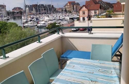 Dives-sur-Mer Condo | Appartement 3 Pièces - Résidence Avec Piscine - Port Guillaume