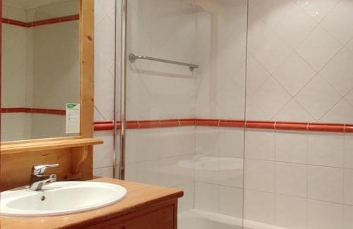 Pra Loup Apartment | Appartement 3 pièces 8 pers avec balcon - Résidence Les Chalets de Praroustan à Pra Loup 1500 - FR-1-504-189