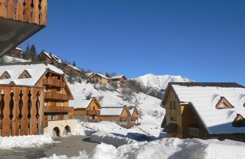 Pra Loup Apartment | Appartement 3 pièces 8 pers avec balcon - Résidence Les Chalets de Praroustan à Pra Loup 1500 - FR-1-504-189