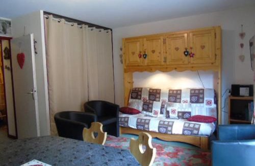 Valfrejus Apartment | Appartement 3 pièces idéal à Valfréjus, 100m télécabine, balcon sud, 6 pers, draps inclus - FR-1-561-71
