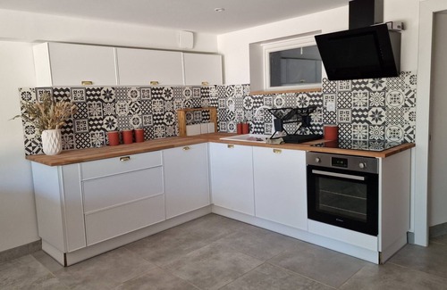 Corconne Apartment | Appartement Attenant à Notre Maison Principale