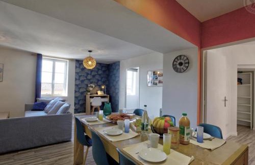 Saint-Galmier Apartment | Appartement Authentique et Confortable avec Wifi, Parking Gratuit et Cuisine Équipée à Saint-Galmier - FR-1-496-276