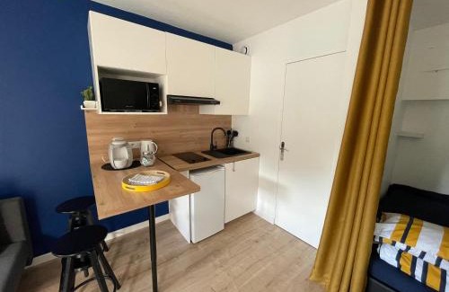 La Roche-Bernard Apartment | Appartement avec balcon et vue sur port - wifi privé - au dessus du Restaurant le Yackams