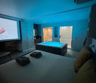 Downtown Angers Apartment | Appartement avec Jacuzzi Sauna & Home Cinéma - Nid d'Angers
