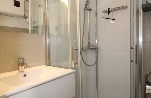 Balaruc-les-Bains Apartment | Appartement Balaruc-les-Bains, 1 pièce, 2 personnes - FR-1-553-128