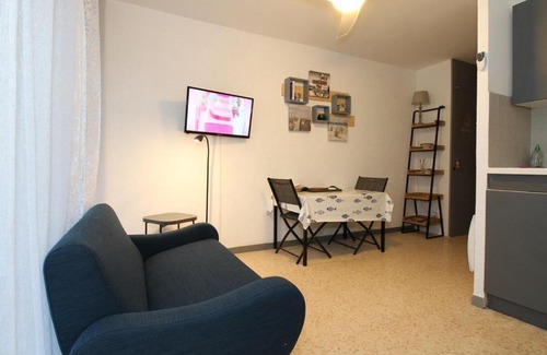 Balaruc-les-Bains Apartment | Appartement Balaruc-les-Bains, 1 pièce, 2 personnes - FR-1-553-128