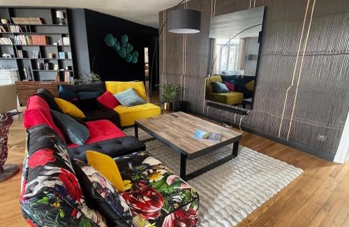 Epinal Apartment | Appartement bourgeois et moderne au cœur d'Épinal, idéal pour découvrir la ville - FR-1-589-691