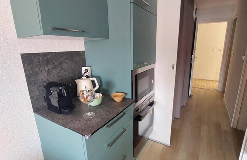 Les Sablettes Apartment | Appartement Côte Varoise, Plage des Sablettes à 5min, Clim, Piscine en été