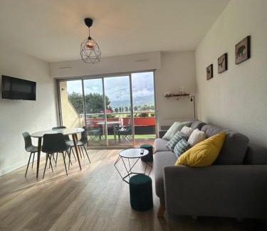 Saint-Lary-Soulan Apartment | Appartement centre-ville Saint-Lary vue montagne