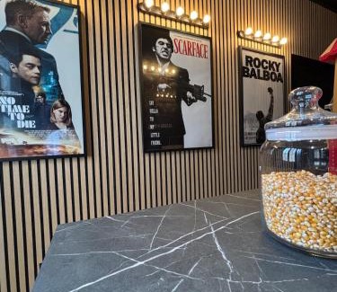 Laval Apartment | Appartement centre ville Laval avec cinéma