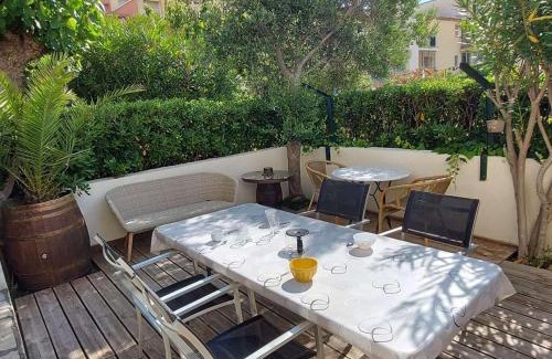 Le Grau-dʼAgde Apartment | Appartement climatisé 3 pièces, 6 pers, terrasse, BBQ, parking privé, à 100 m de la plage - FR-1-423-253