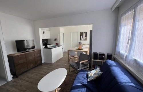 Le Barcares Apartment | Appartement Climatisé T3 avec Piscine, Proche Plage et Commerces - Le Barcarès - FR-1-81-573